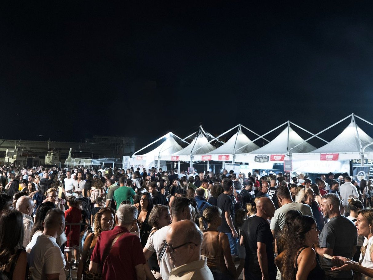 La seconda edizione a Torre Annunziata, con il pubblico e i gazebo affacciati sul porto